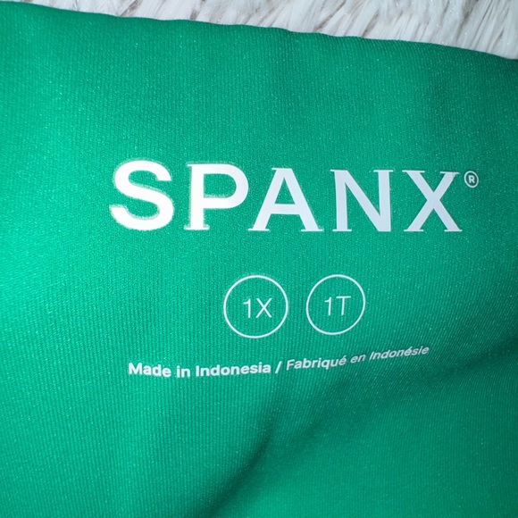 Spanx Booty Boost Leggings - Picture 4 of 5